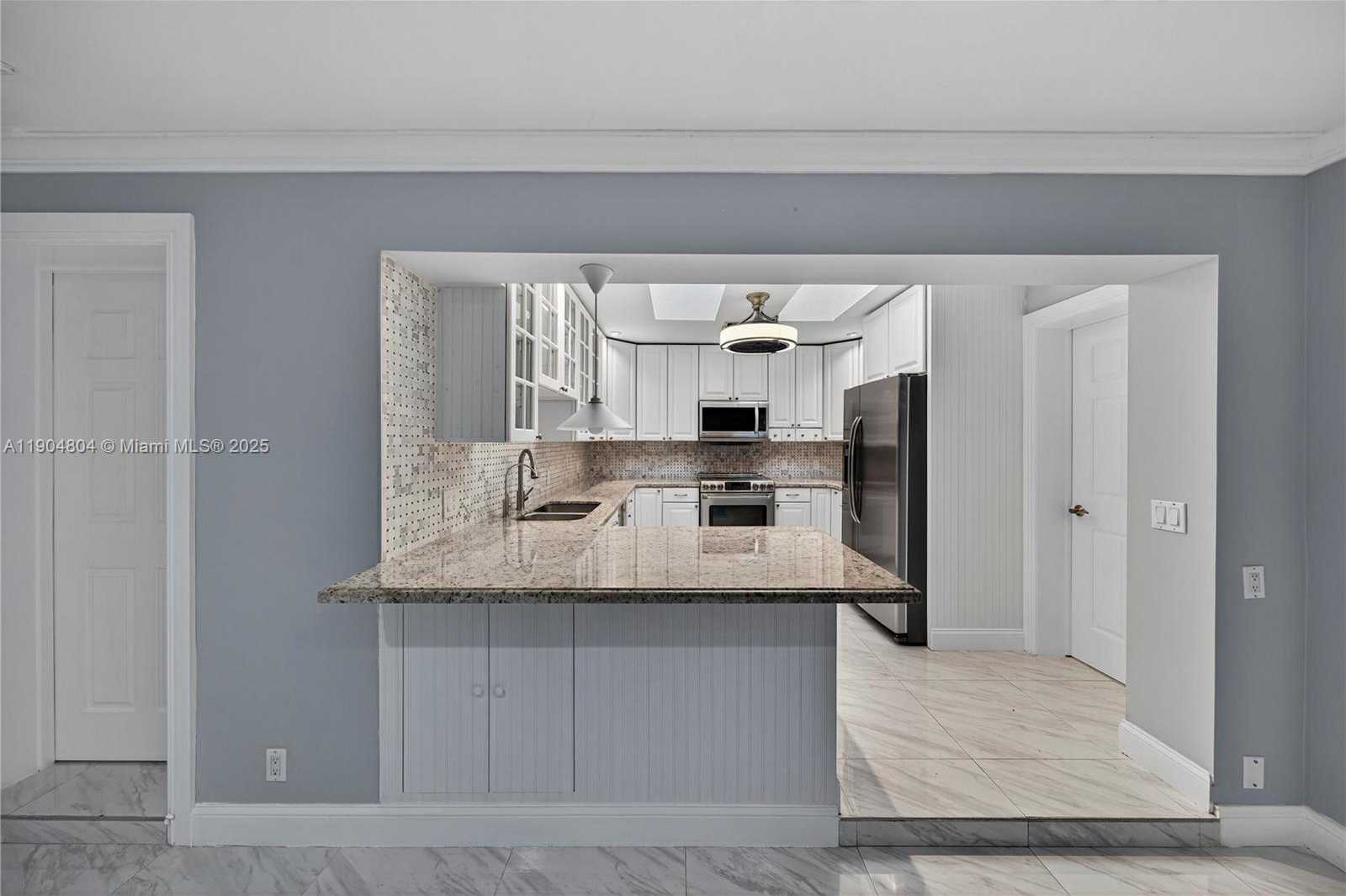 Small Image of 2801 CORAL SHORES DR, Fort Lauderdale Number 30