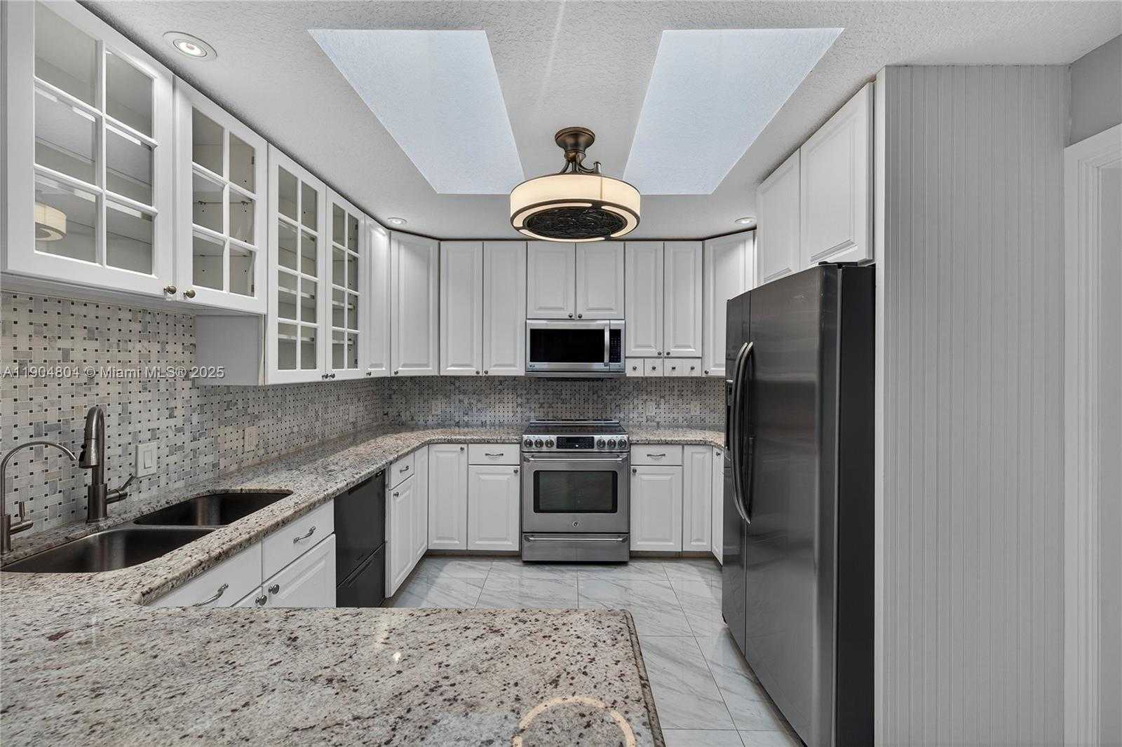 Small Image of 2801 CORAL SHORES DR, Fort Lauderdale Number 31