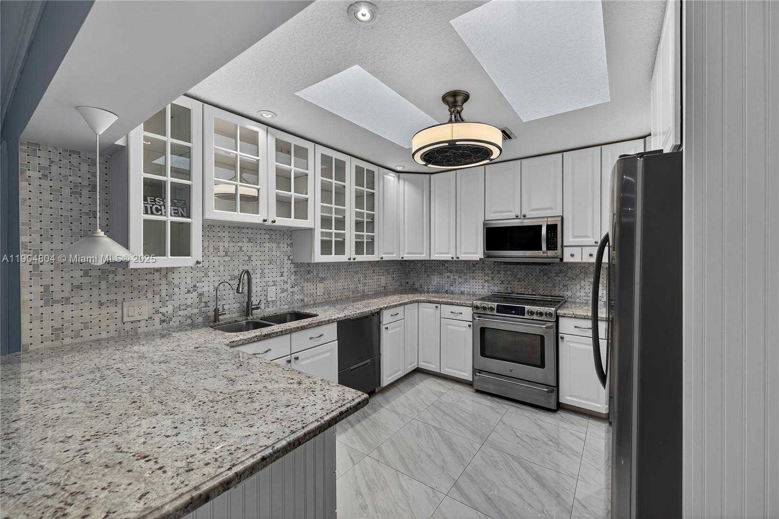 Small Image of 2801 CORAL SHORES DR, Fort Lauderdale Number 32