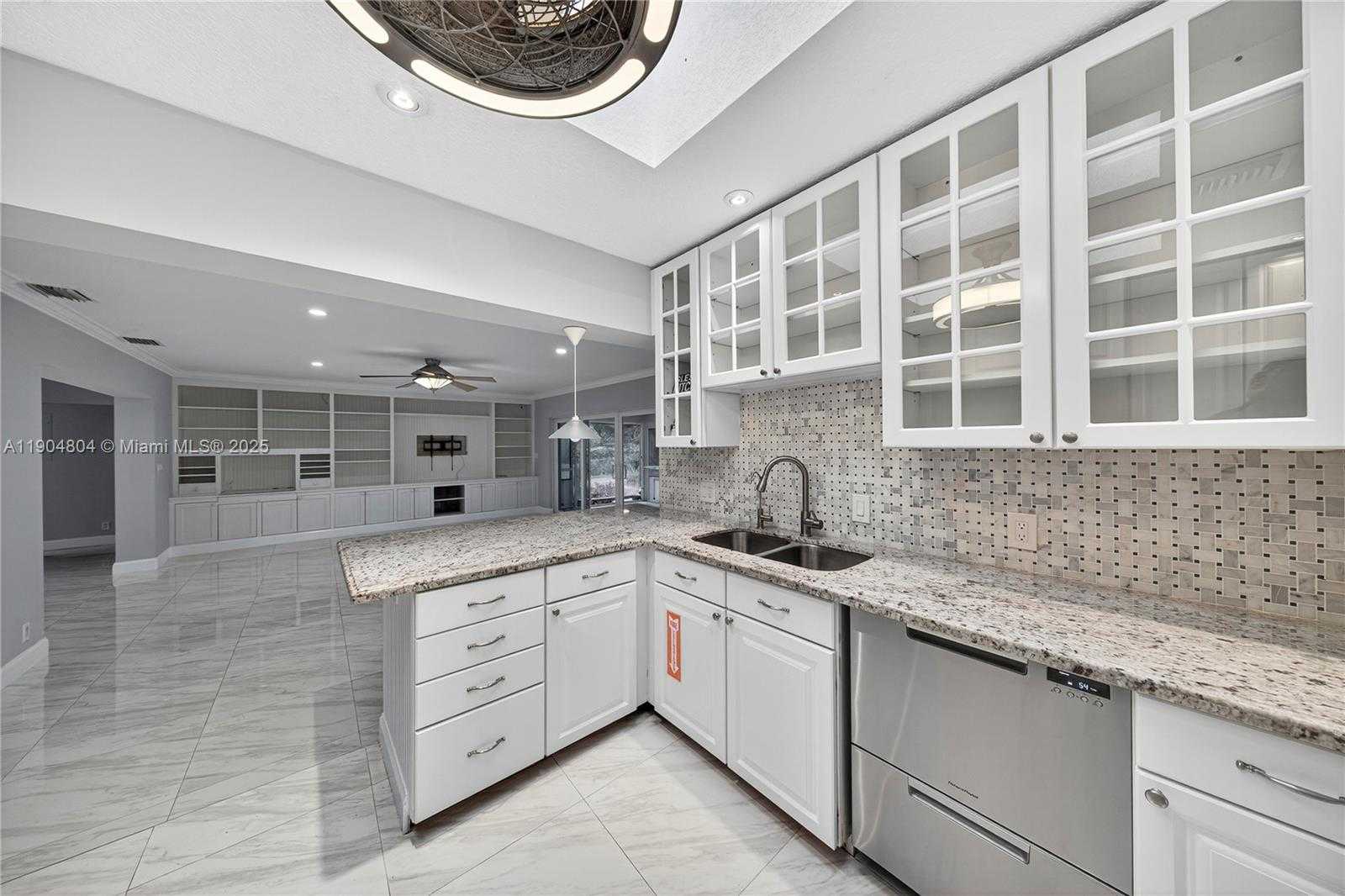 Small Image of 2801 CORAL SHORES DR, Fort Lauderdale Number 34