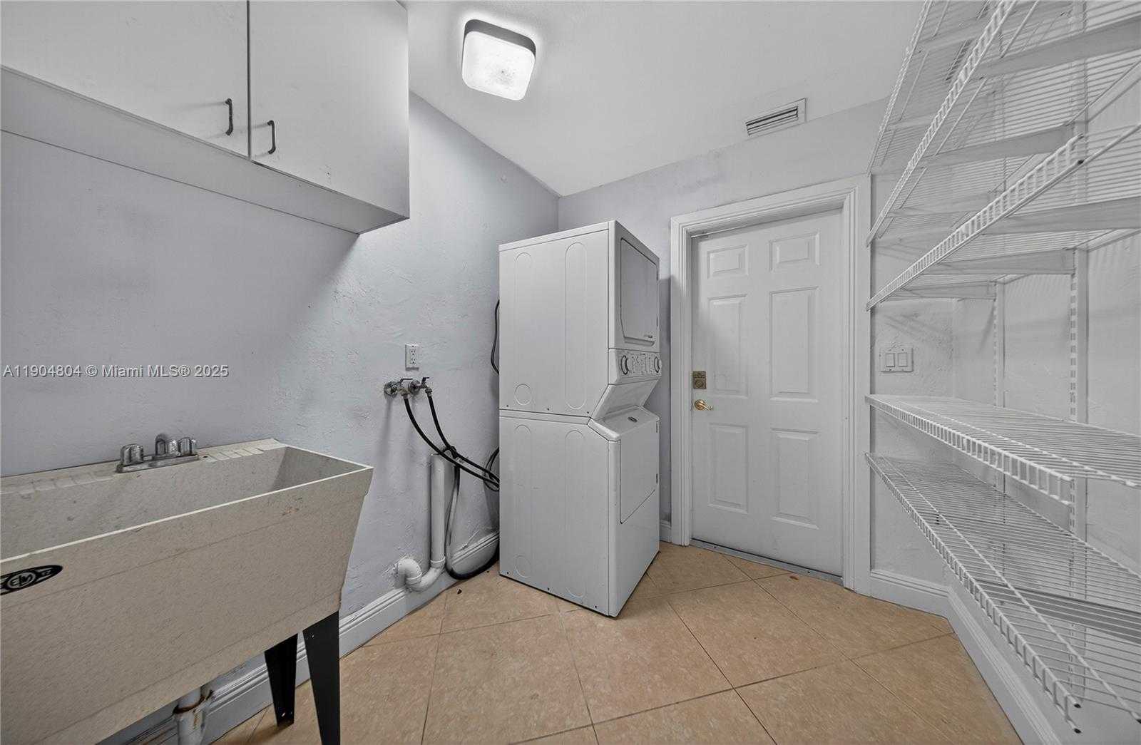 Small Image of 2801 CORAL SHORES DR, Fort Lauderdale Number 35