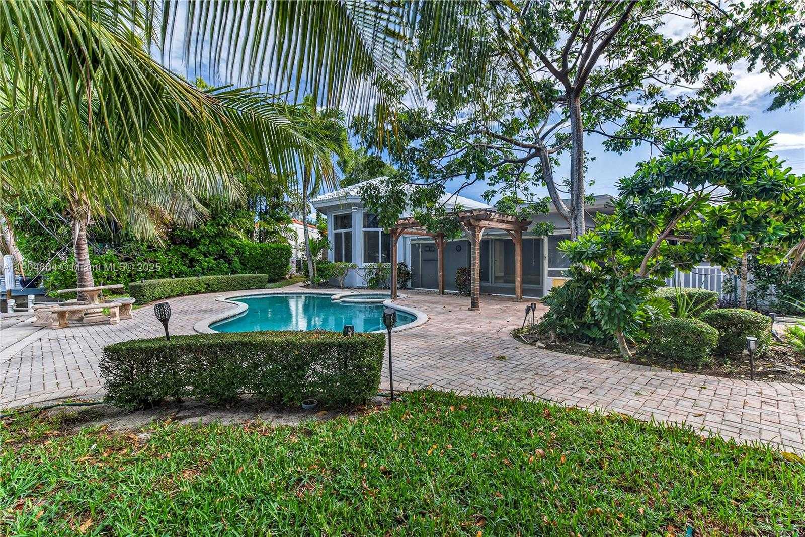 Small Image of 2801 CORAL SHORES DR, Fort Lauderdale Number 47