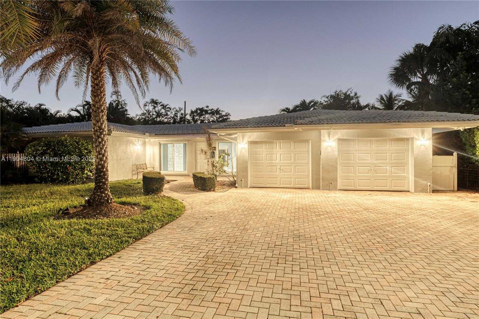 Small Image of 2801 CORAL SHORES DR, Fort Lauderdale Number 9