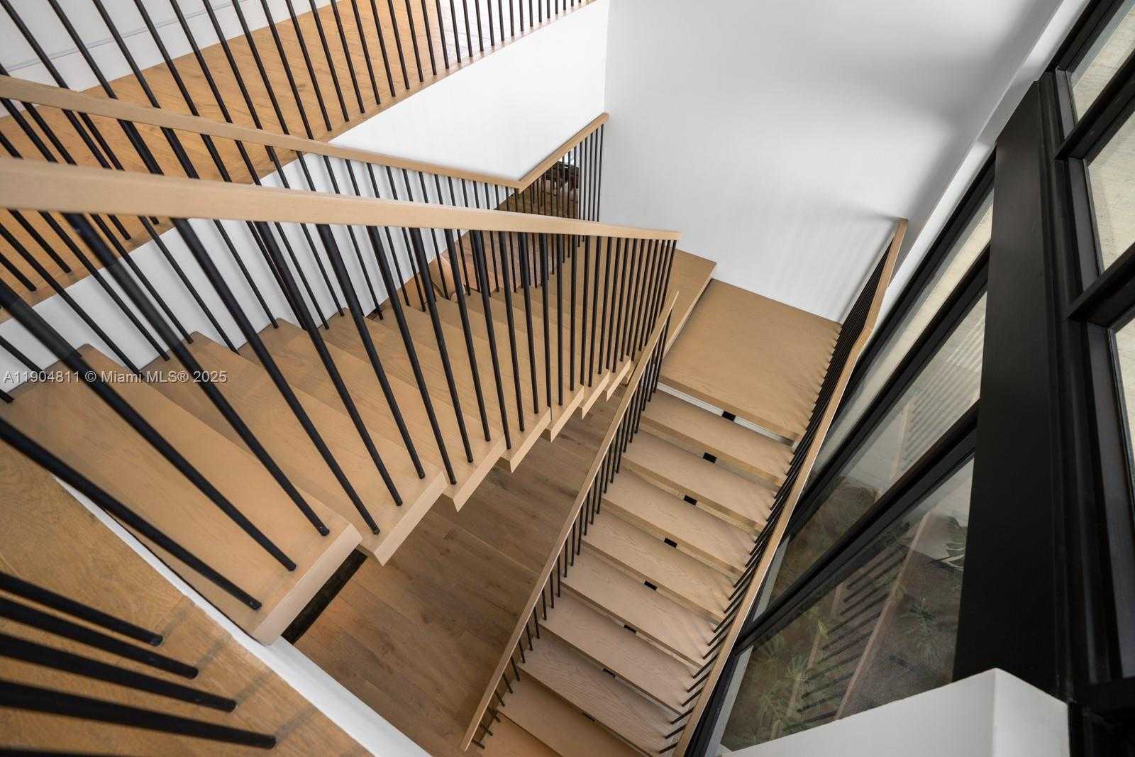 Small Image of 217 BAL CROSS DR, Bal Harbour Number 31