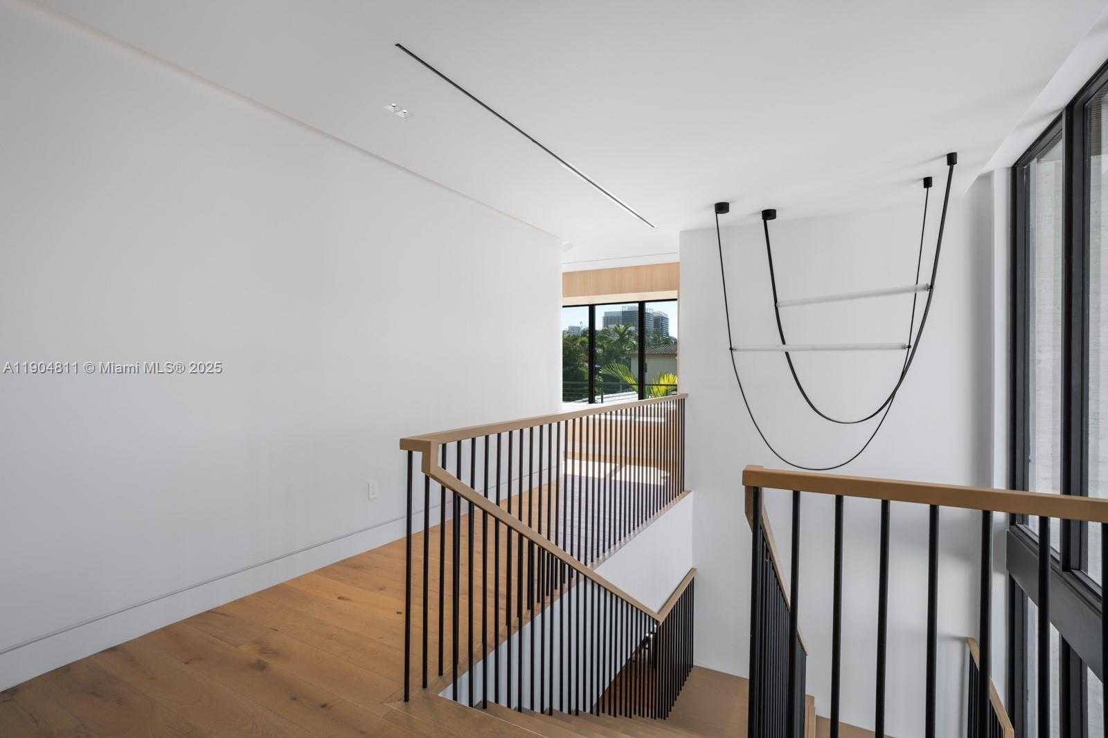 Small Image of 217 BAL CROSS DR, Bal Harbour Number 32