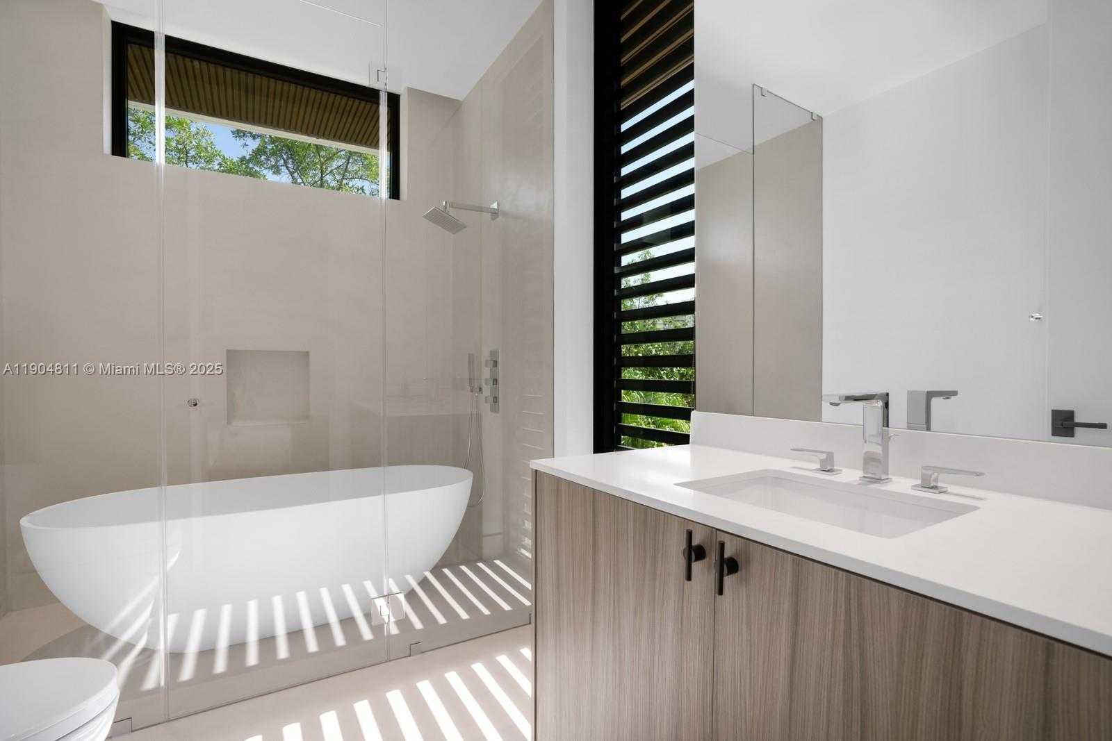 Small Image of 217 BAL CROSS DR, Bal Harbour Number 49