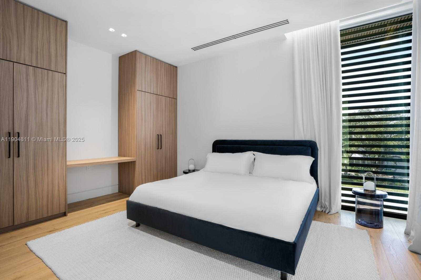 Small Image of 217 BAL CROSS DR, Bal Harbour Number 54