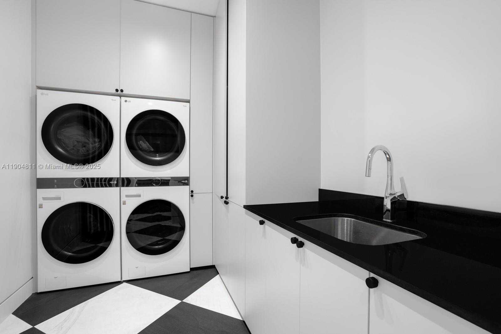 Small Image of 217 BAL CROSS DR, Bal Harbour Number 58