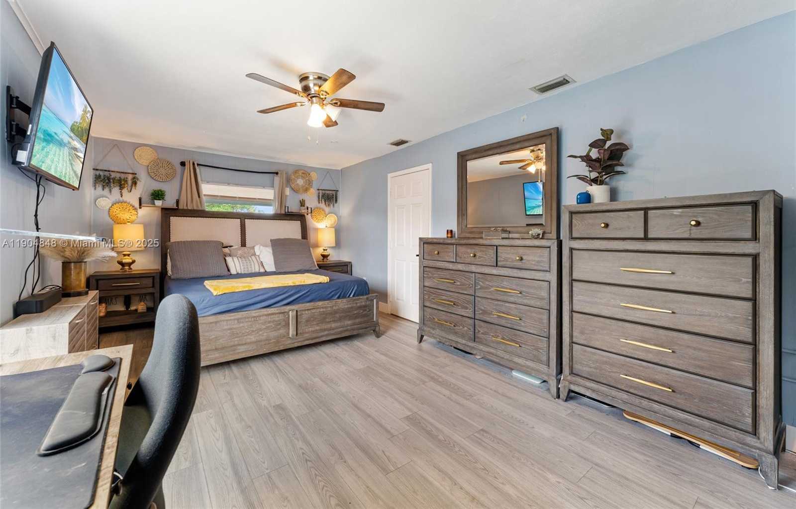 Small Image of 2020 DE SOTO DR, Miramar Number 10