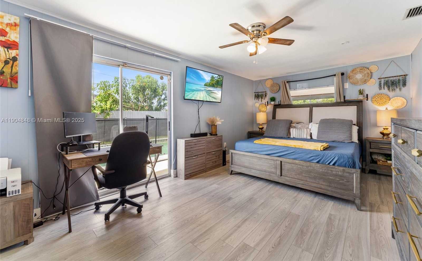 Small Image of 2020 DE SOTO DR, Miramar Number 11