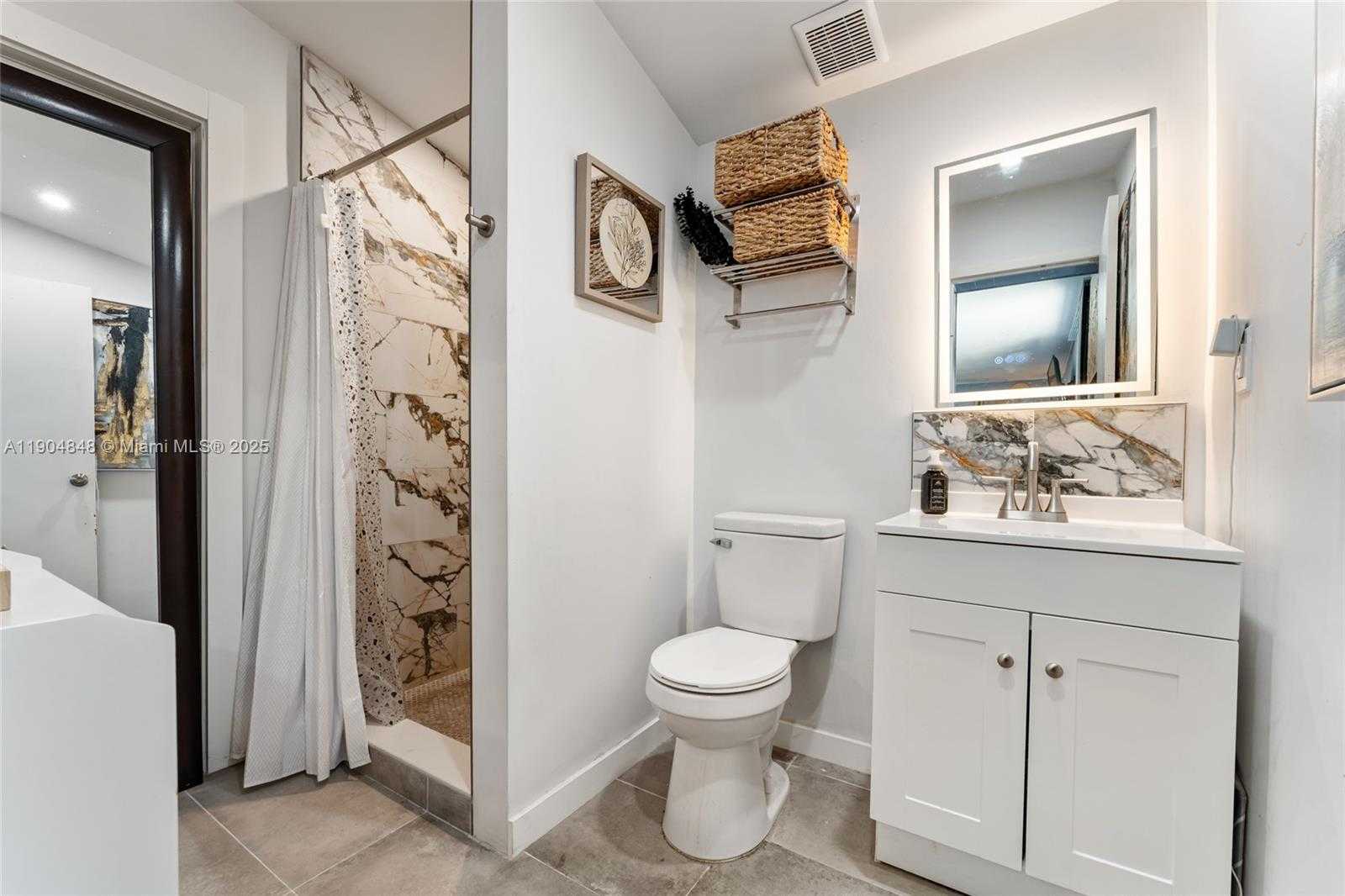 Small Image of 2020 DE SOTO DR, Miramar Number 13