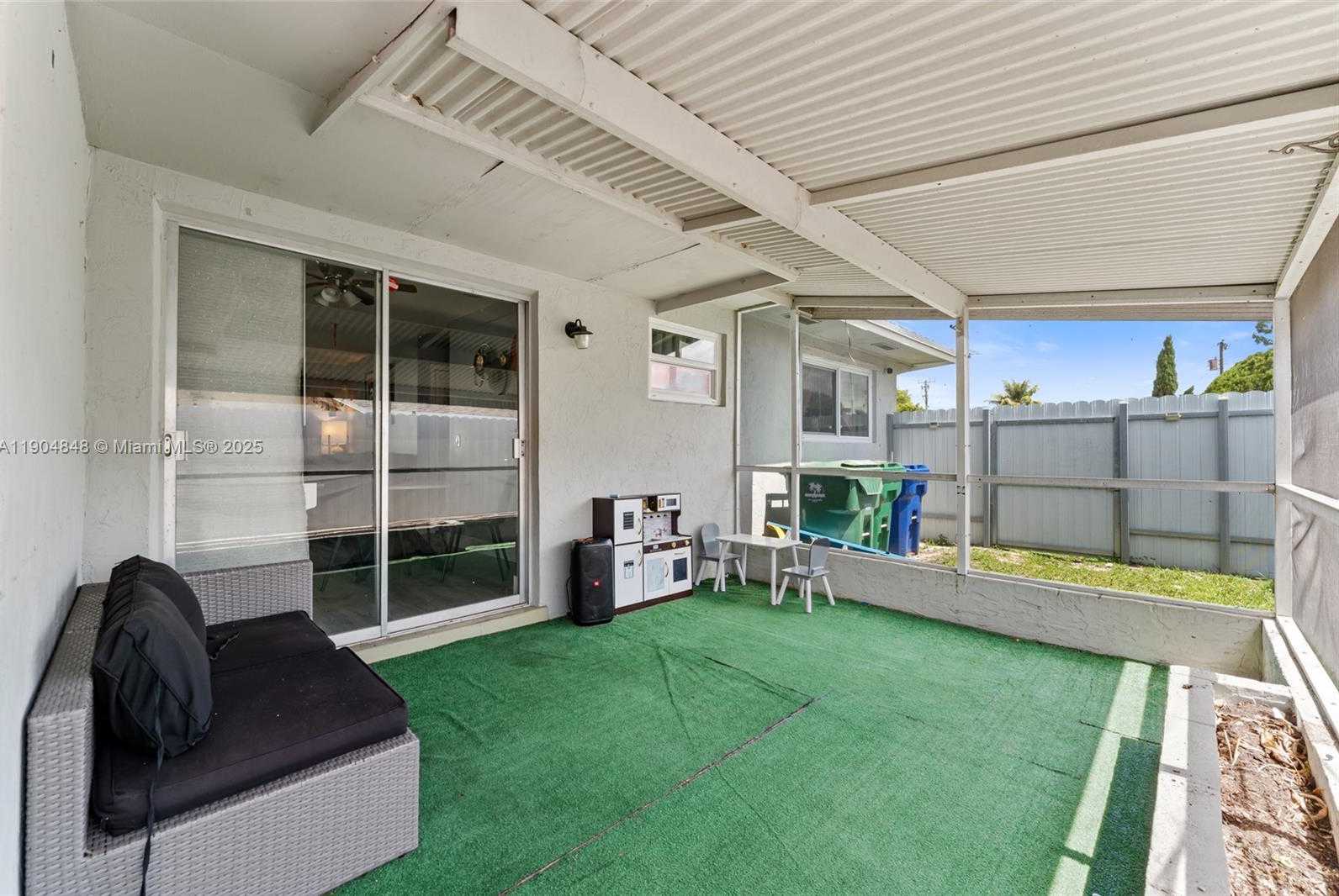 Small Image of 2020 DE SOTO DR, Miramar Number 18