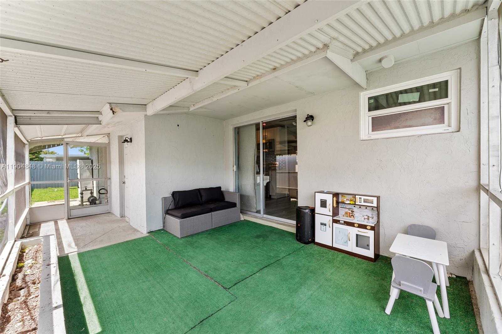 Small Image of 2020 DE SOTO DR, Miramar Number 19