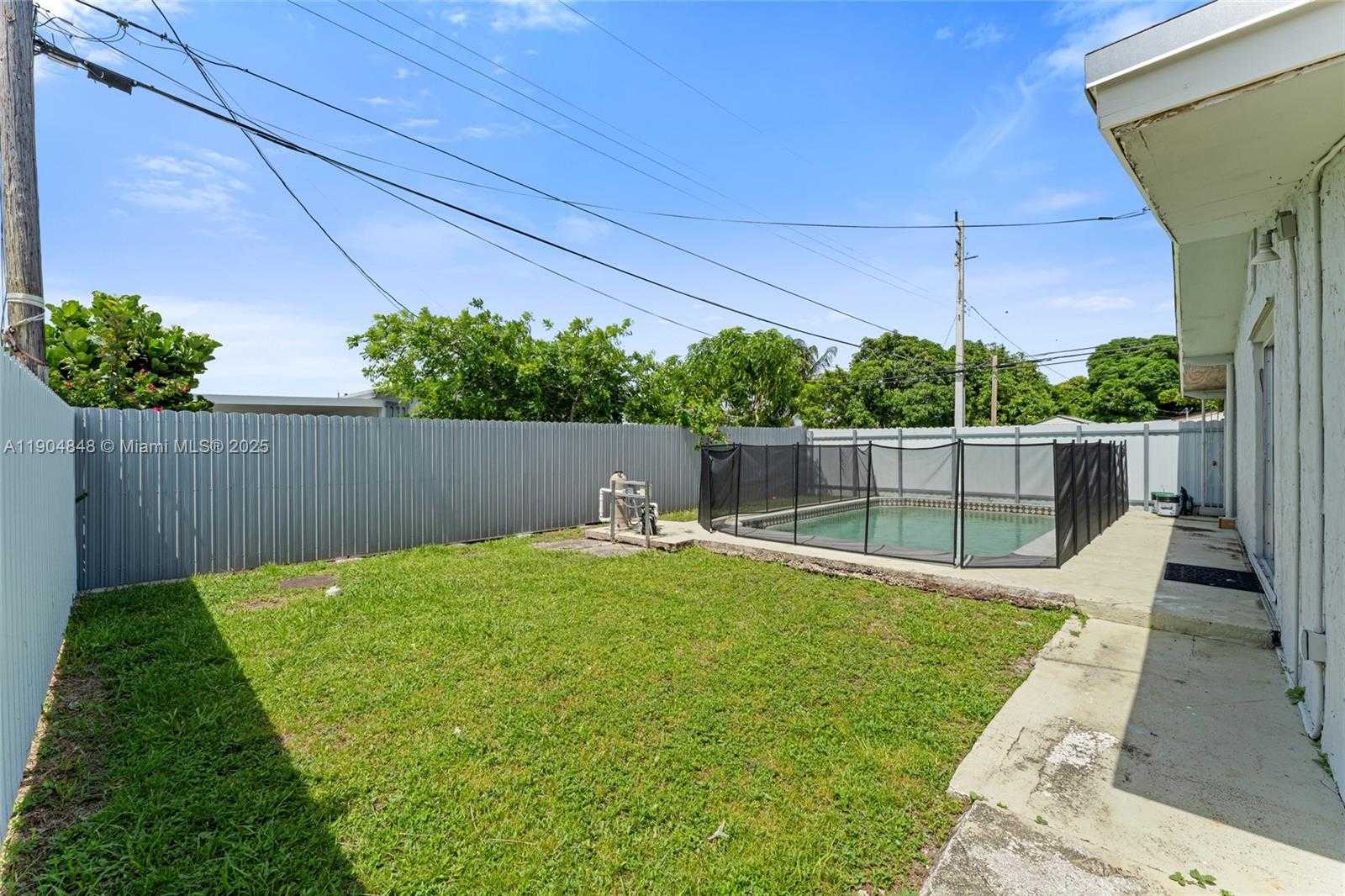 Small Image of 2020 DE SOTO DR, Miramar Number 21