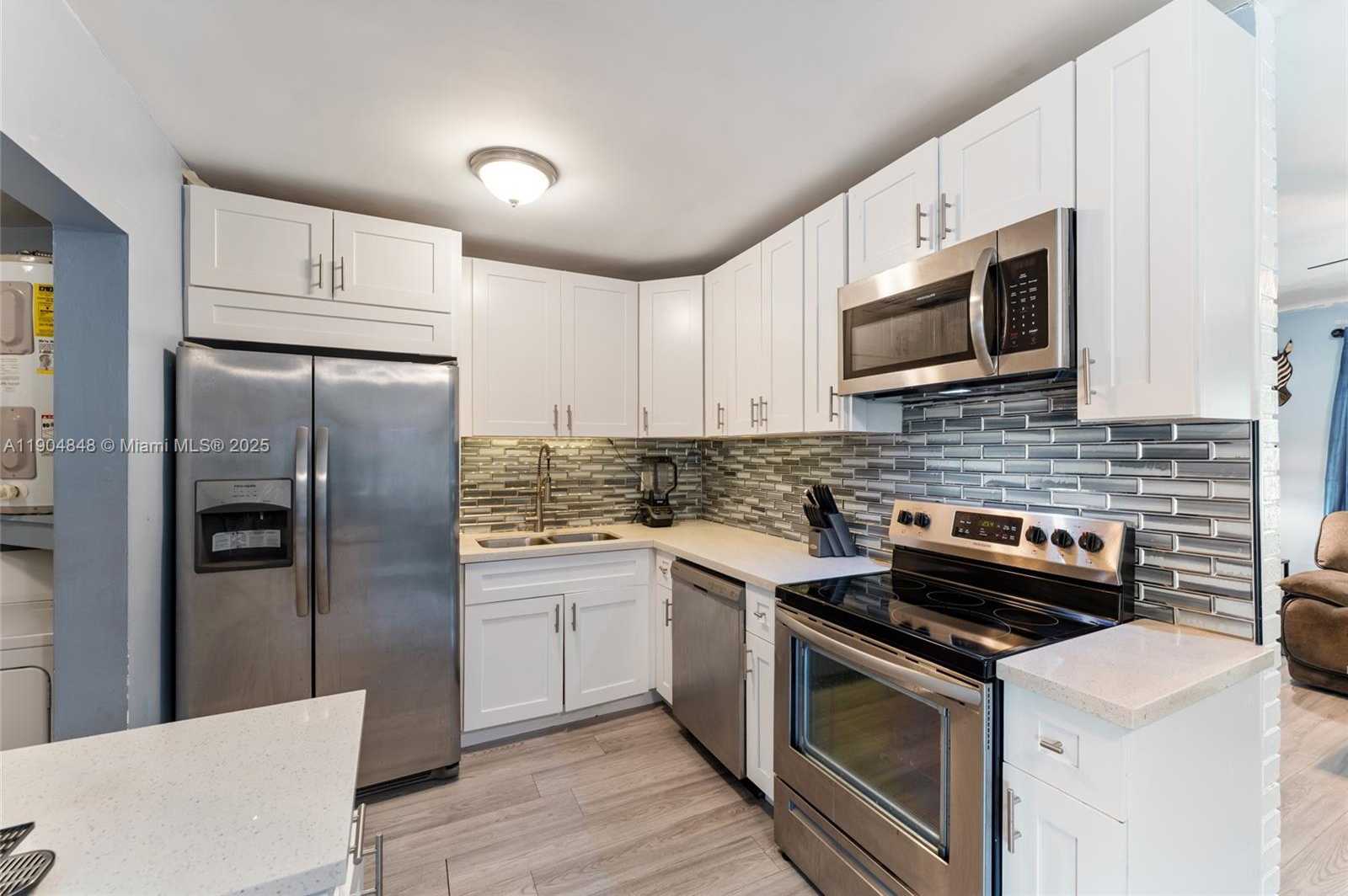 Small Image of 2020 DE SOTO DR, Miramar Number 6