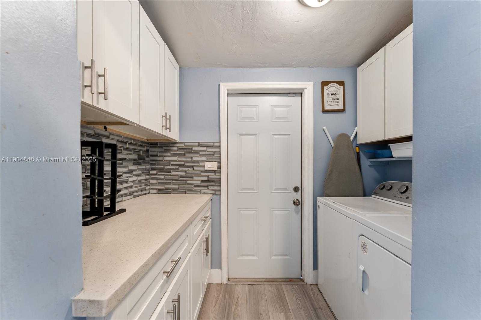 Small Image of 2020 DE SOTO DR, Miramar Number 7