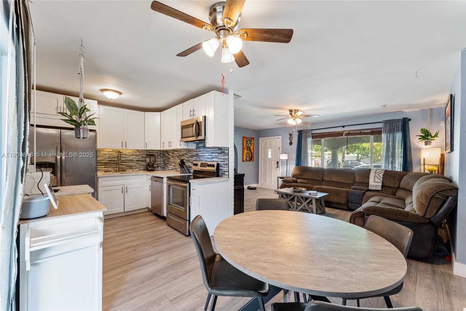 Small Image of 2020 DE SOTO DR, Miramar Number 8