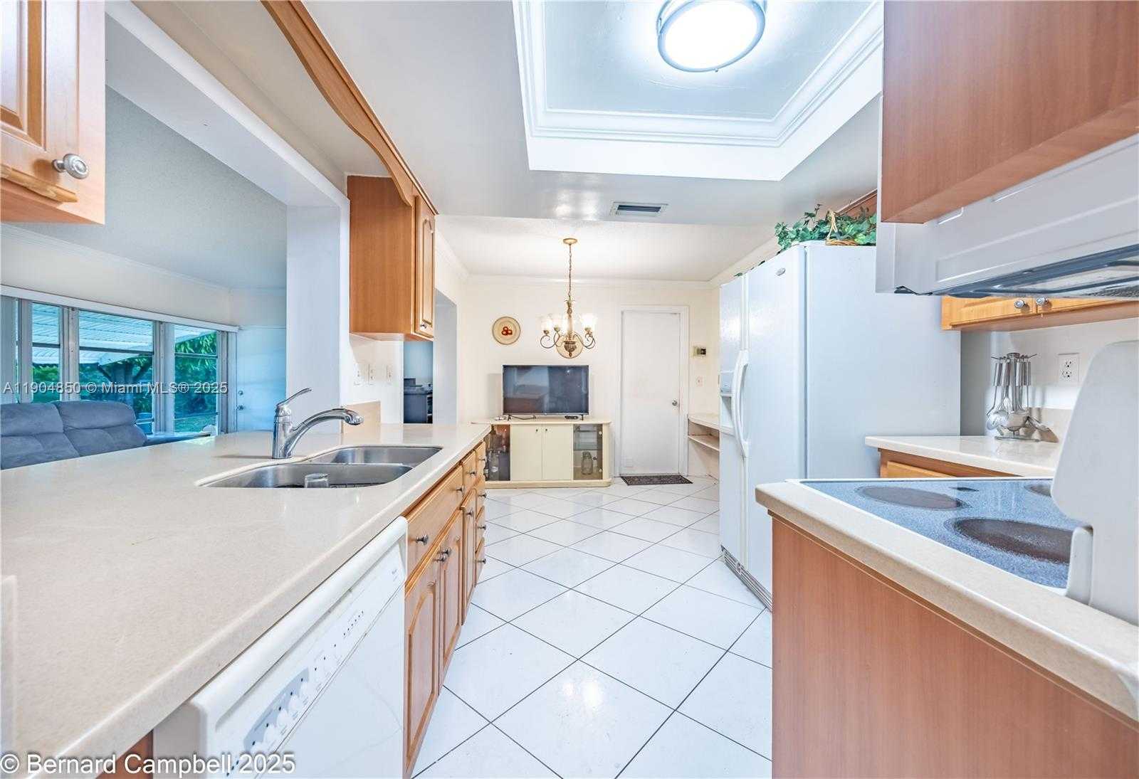 Small Image of 4808 NORTH WEST 49TH RD, Tamarac Number 14