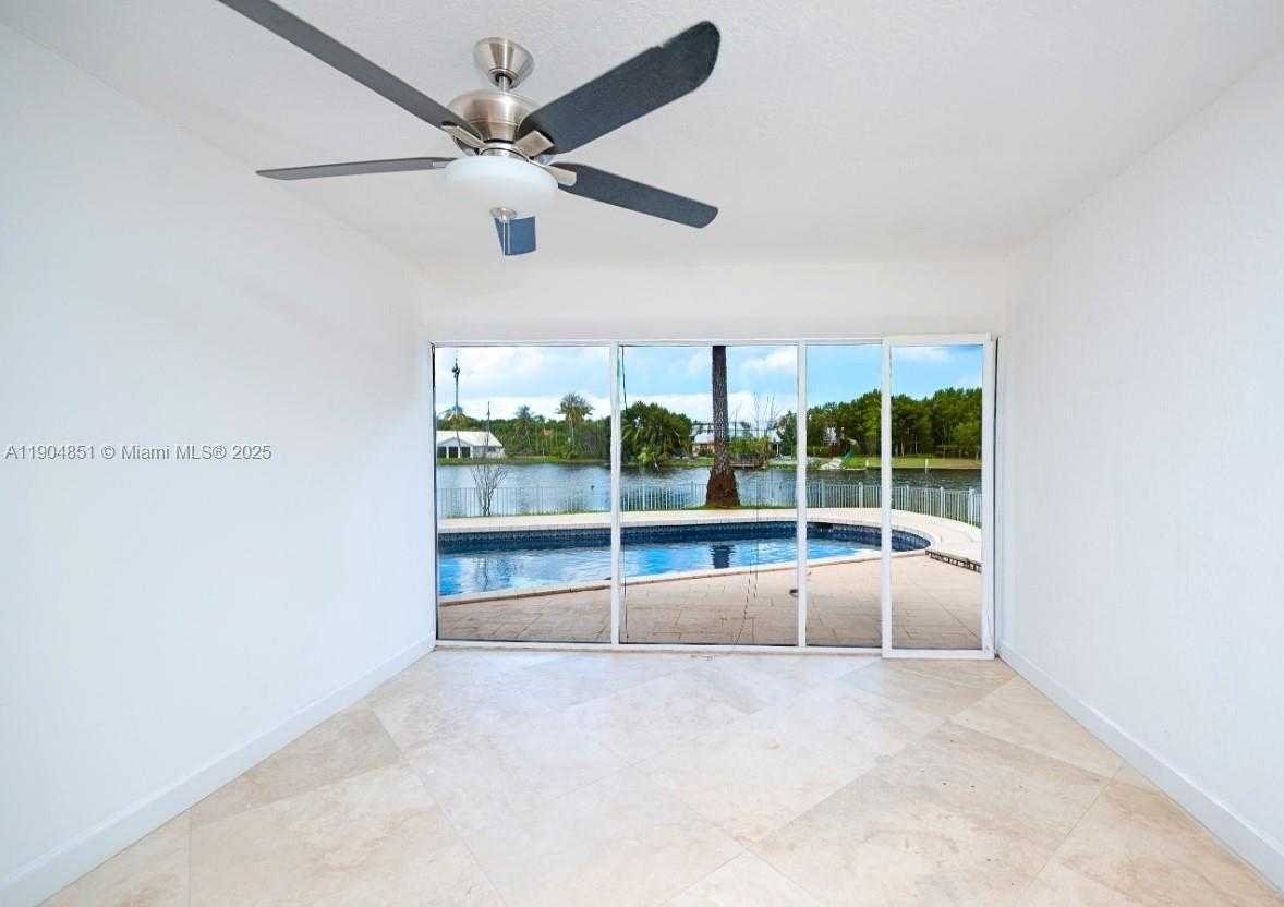 Small Image of 9881 SOUTH WEST 1ST CT, Plantation Number 12