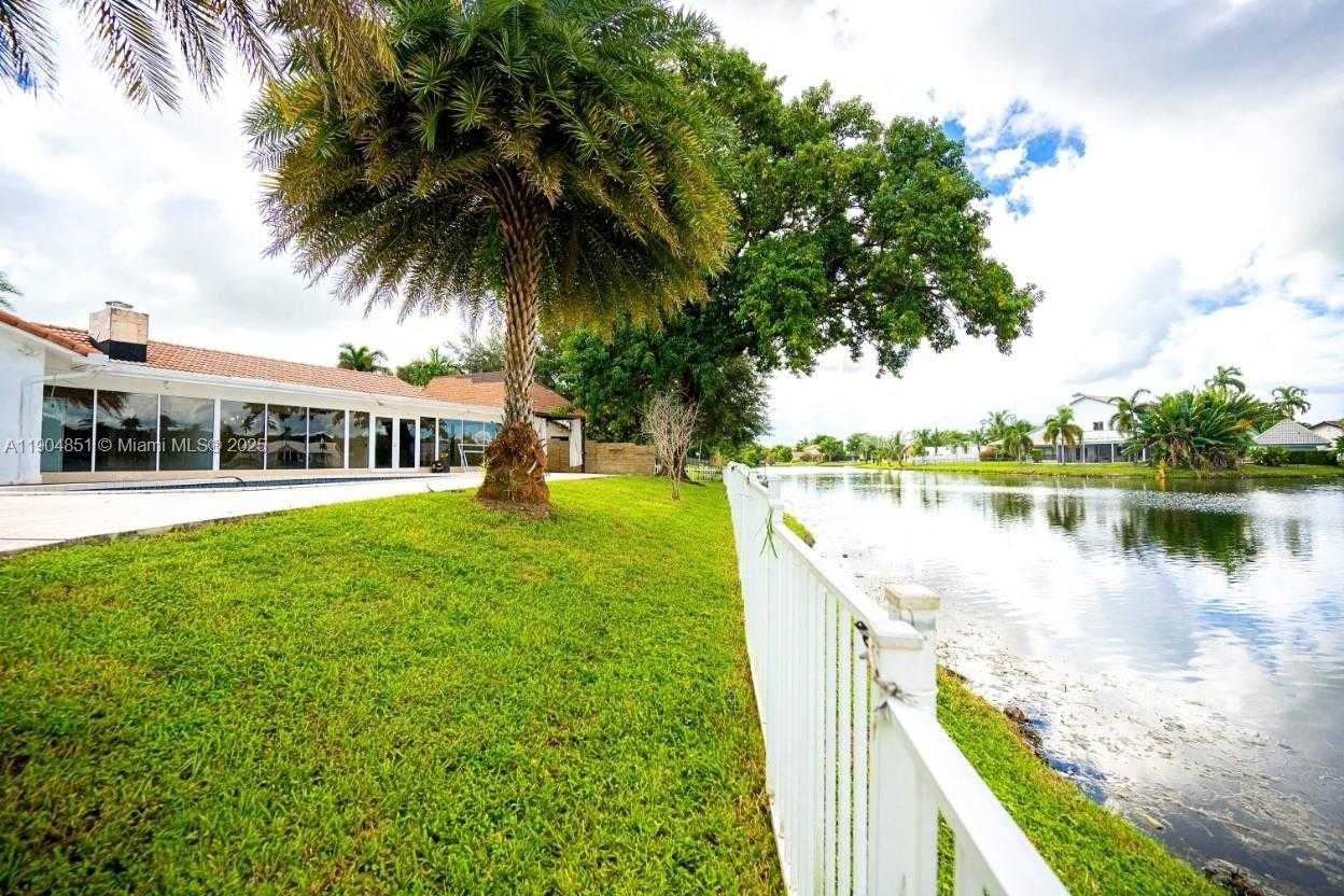 Small Image of 9881 SOUTH WEST 1ST CT, Plantation Number 15