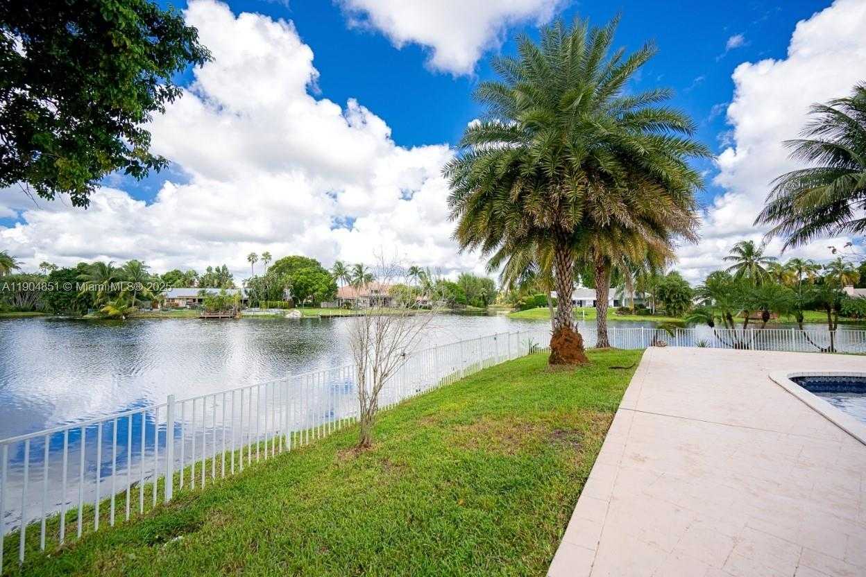 Small Image of 9881 SOUTH WEST 1ST CT, Plantation Number 16