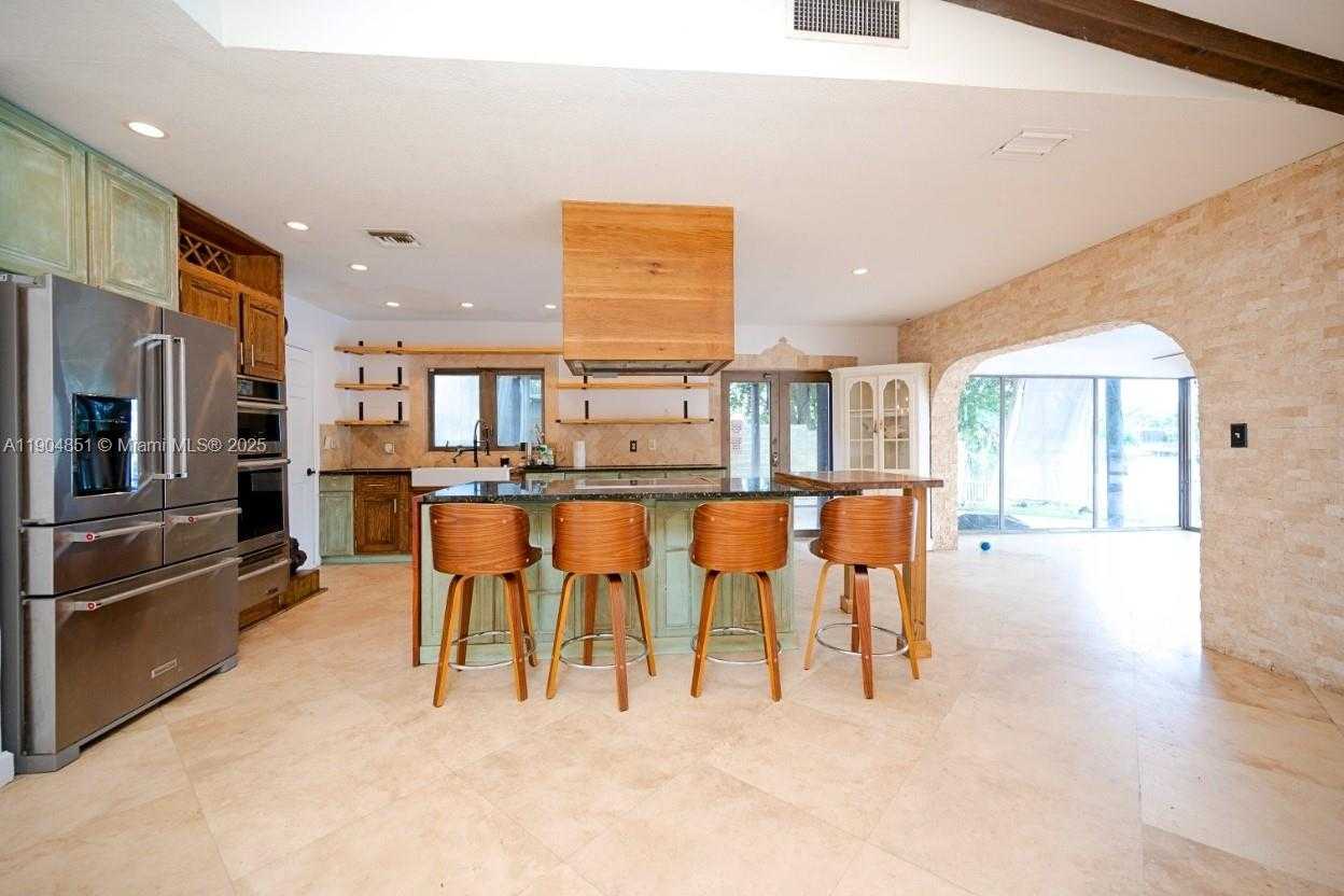 Small Image of 9881 SOUTH WEST 1ST CT, Plantation Number 17