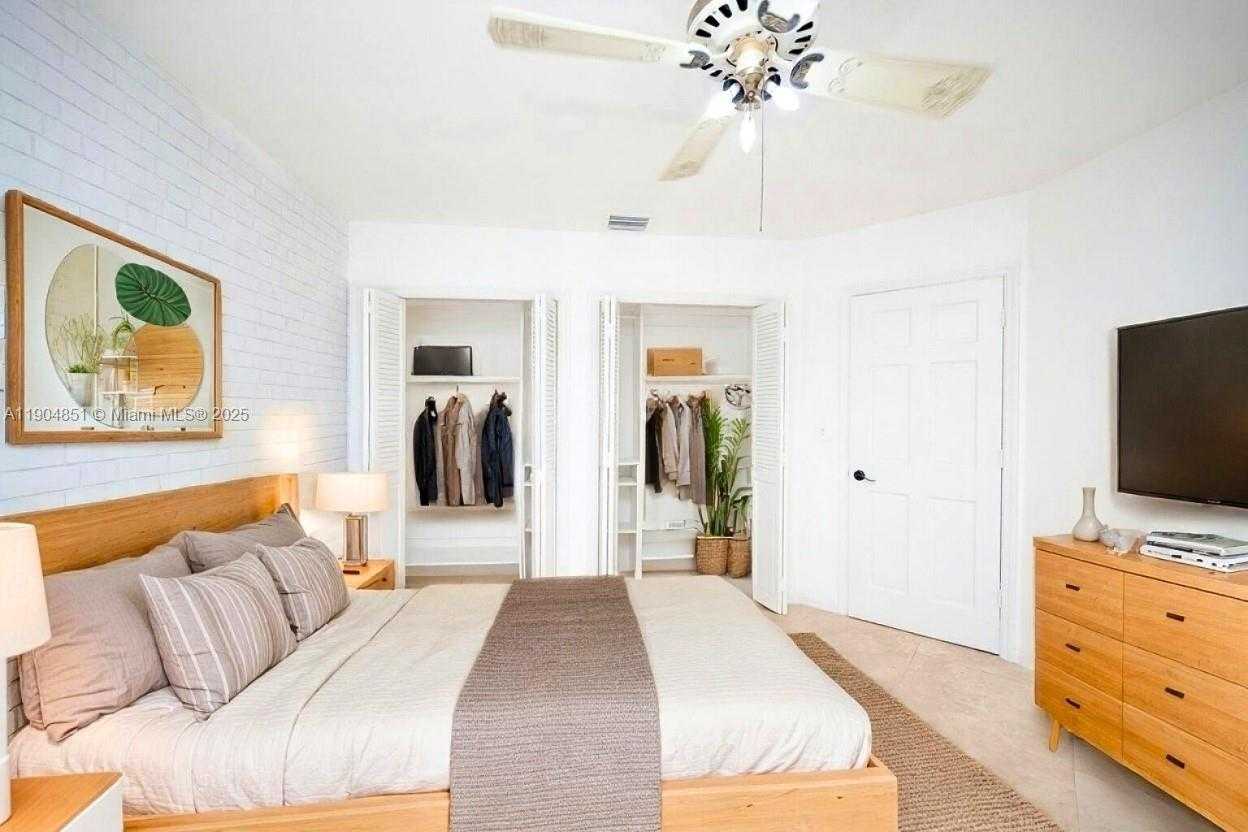 Small Image of 9881 SOUTH WEST 1ST CT, Plantation Number 31