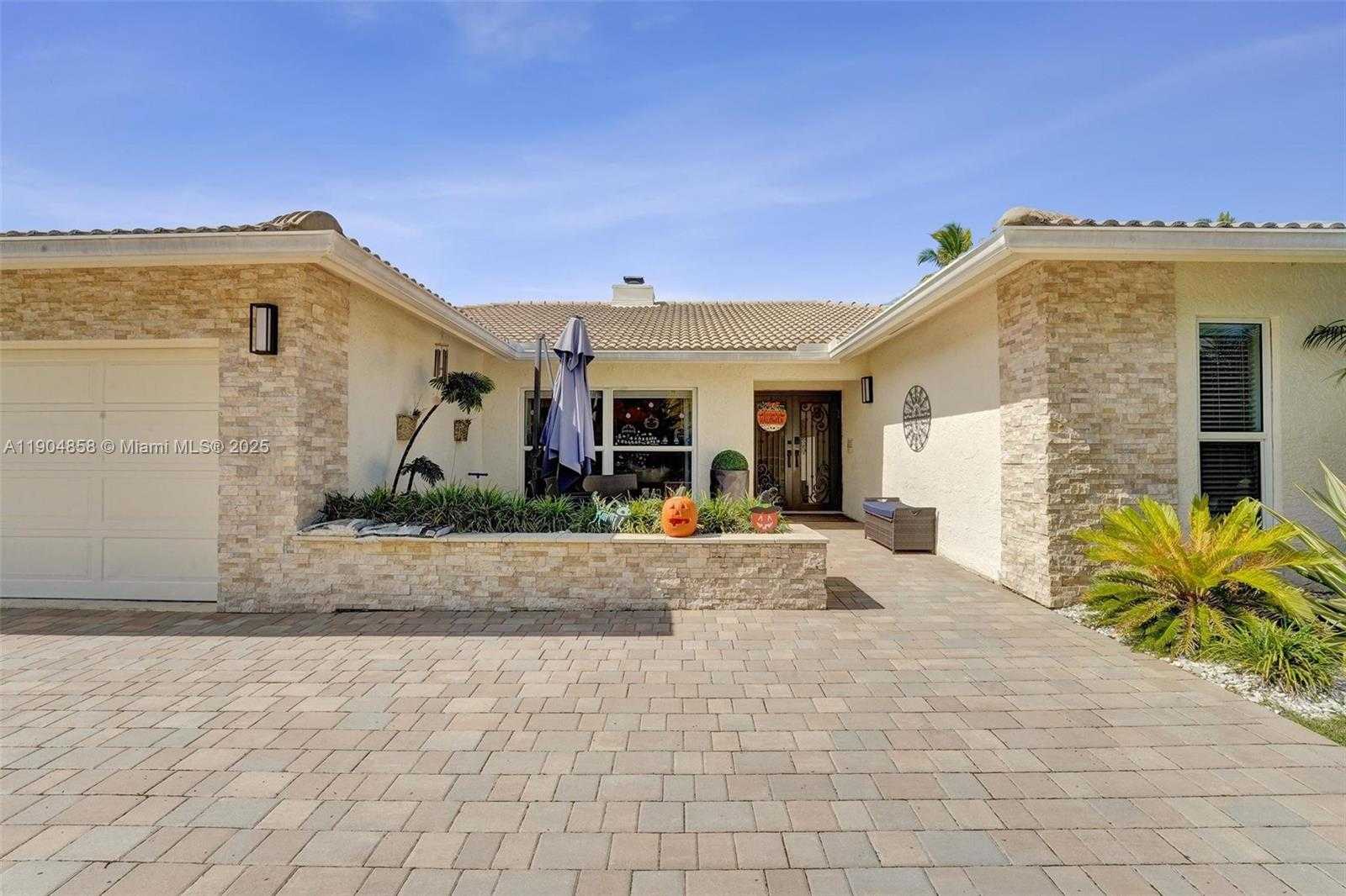 Small Image of 1501 NORTH WEST 99TH AVE, Plantation Number 2