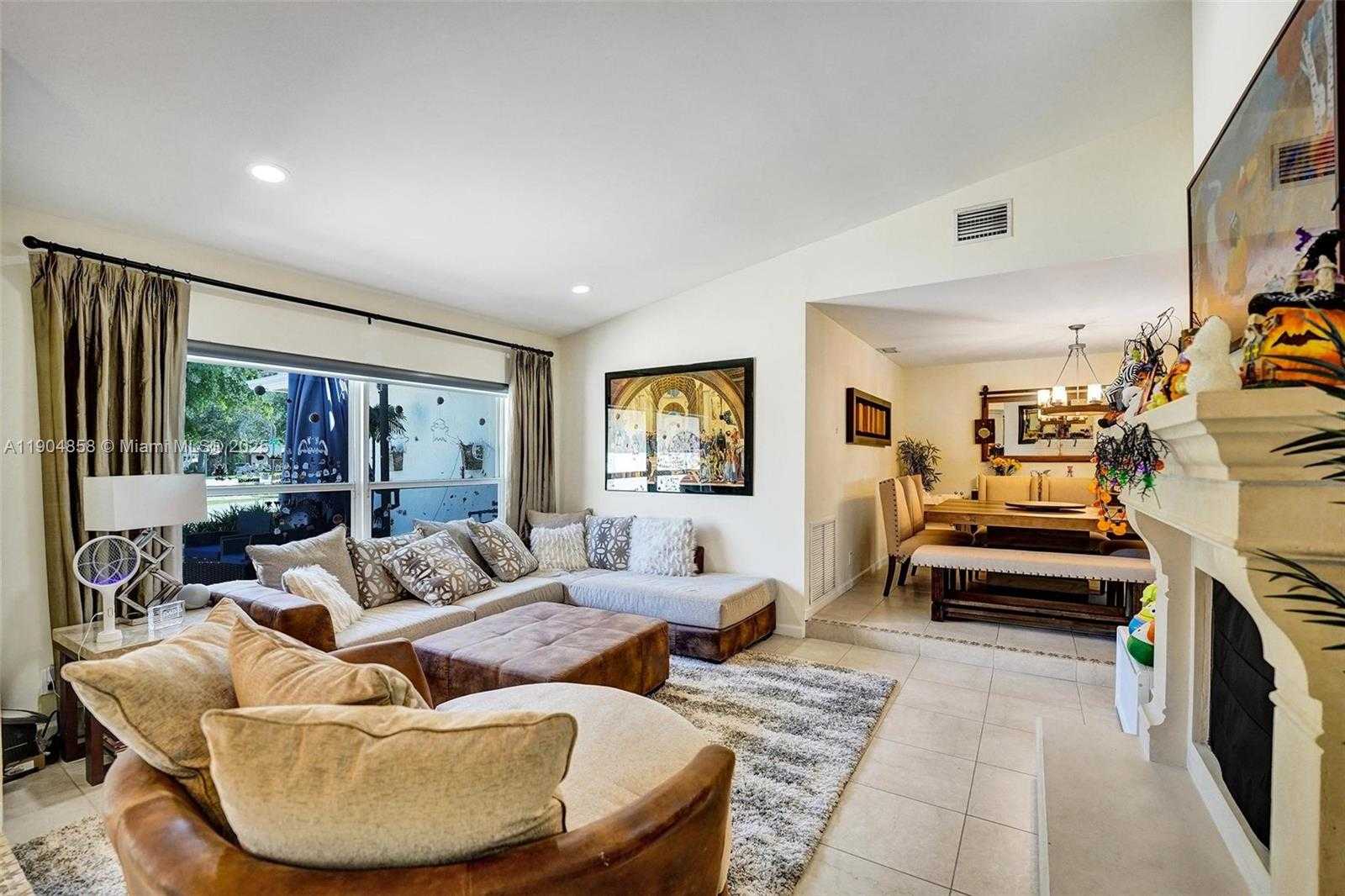 Small Image of 1501 NORTH WEST 99TH AVE, Plantation Number 4