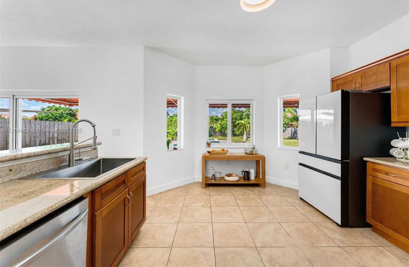 Small Image of 17080 SOUTH WEST 92ND CT, Palmetto Bay Number 13