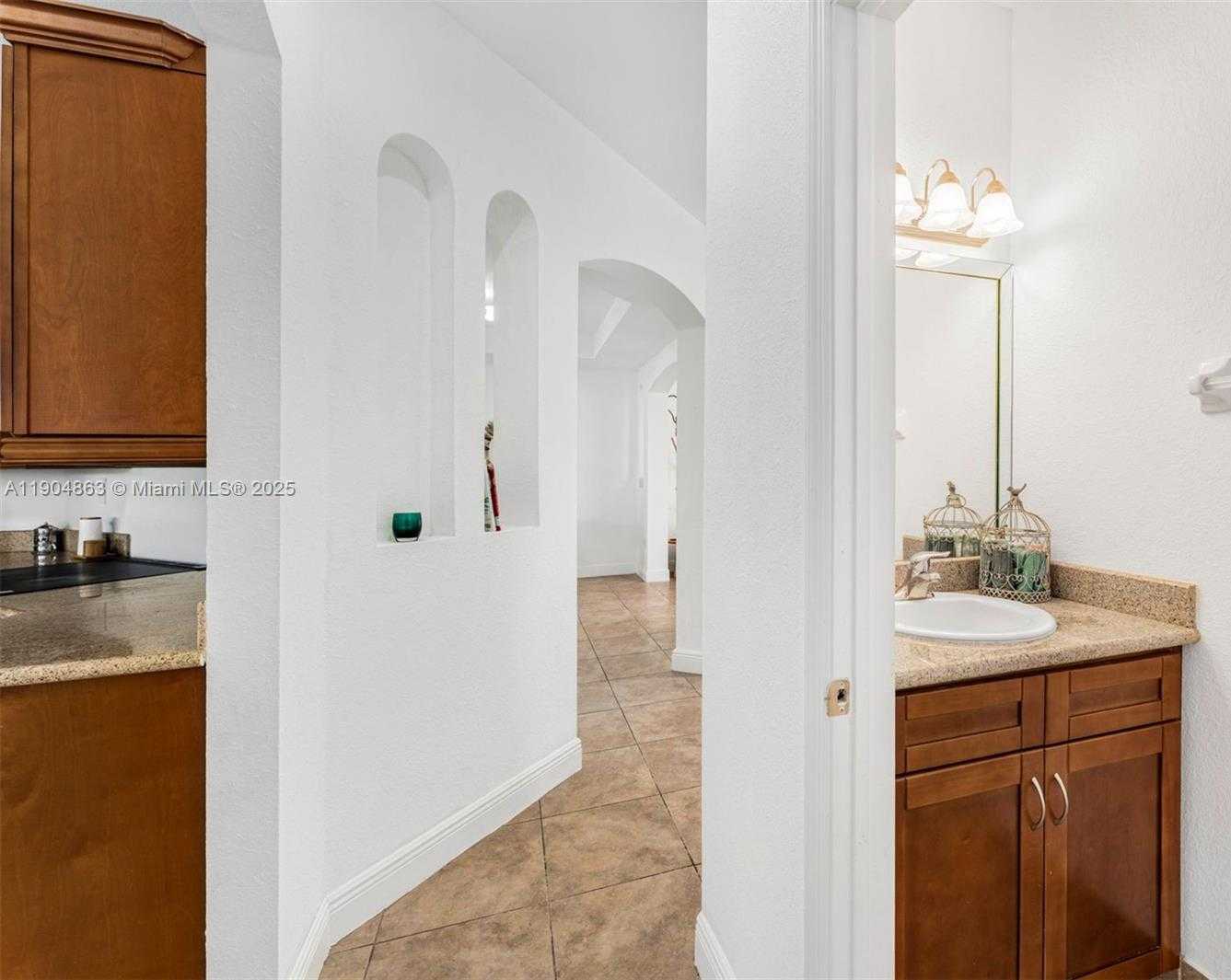 Small Image of 17080 SOUTH WEST 92ND CT, Palmetto Bay Number 15