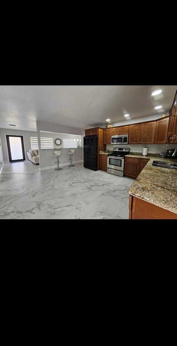 Small Image of 16 FISHERMANS TRL, Key Largo Number 19