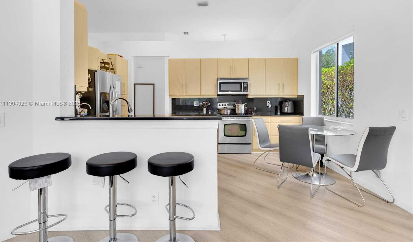 Small Image of 1102 CAMELLIA CIR, Weston Number 11