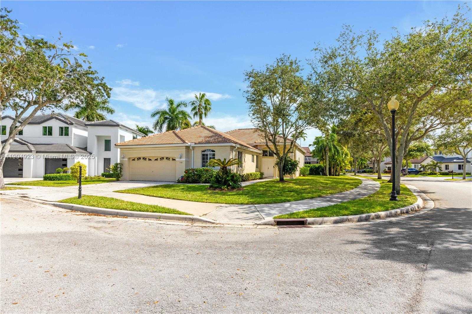 Small Image of 1102 CAMELLIA CIR, Weston Number 24