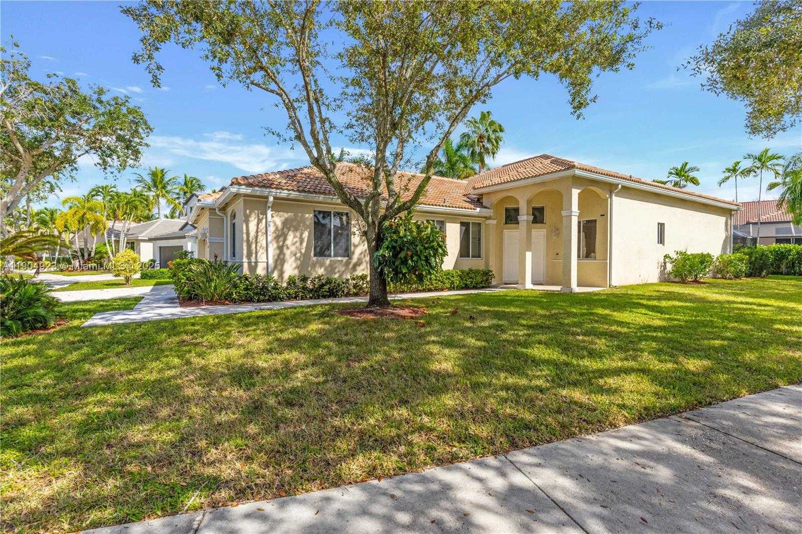 Small Image of 1102 CAMELLIA CIR, Weston Number 25