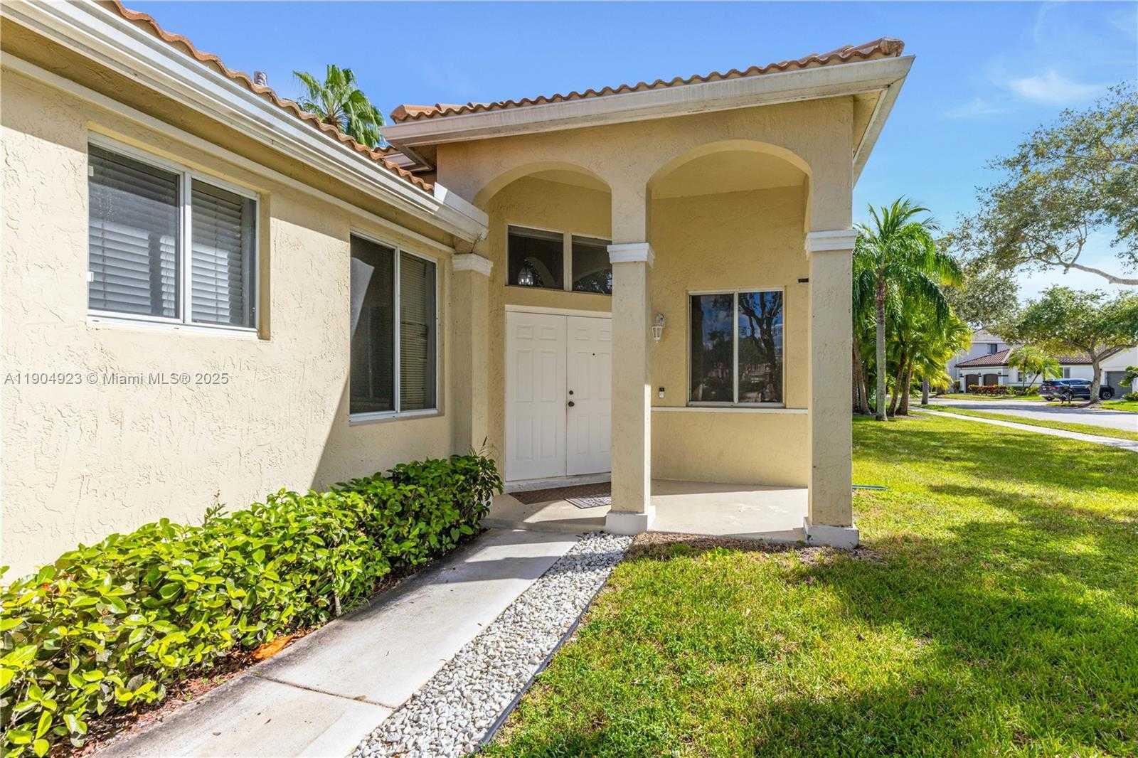 Small Image of 1102 CAMELLIA CIR, Weston Number 26