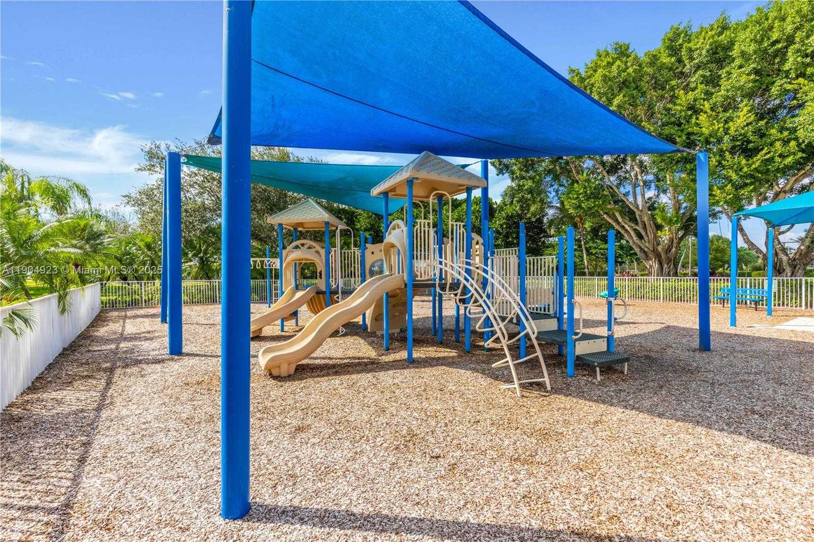 Small Image of 1102 CAMELLIA CIR, Weston Number 28