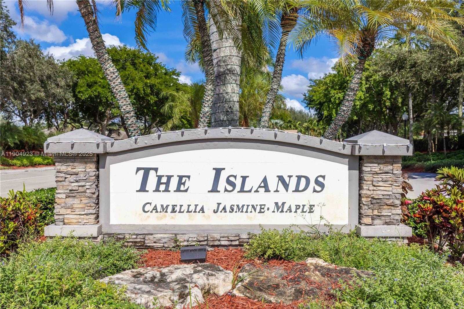 Small Image of 1102 CAMELLIA CIR, Weston Number 31