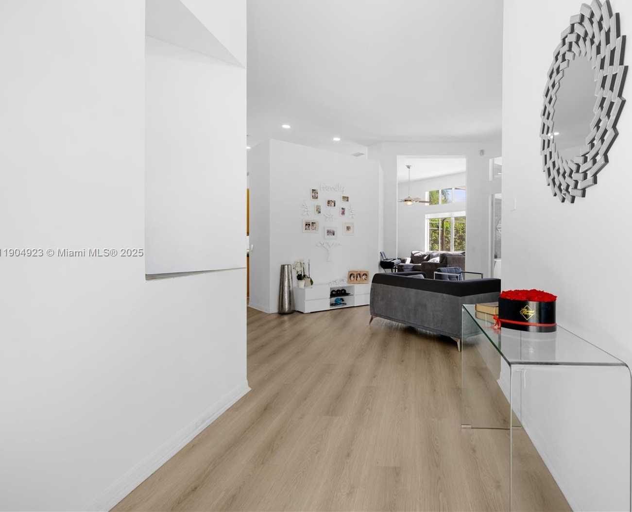 Small Image of 1102 CAMELLIA CIR, Weston Number 5