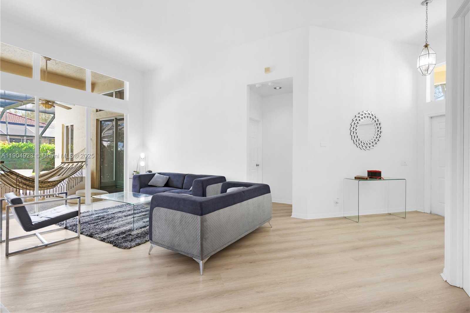 Small Image of 1102 CAMELLIA CIR, Weston Number 8