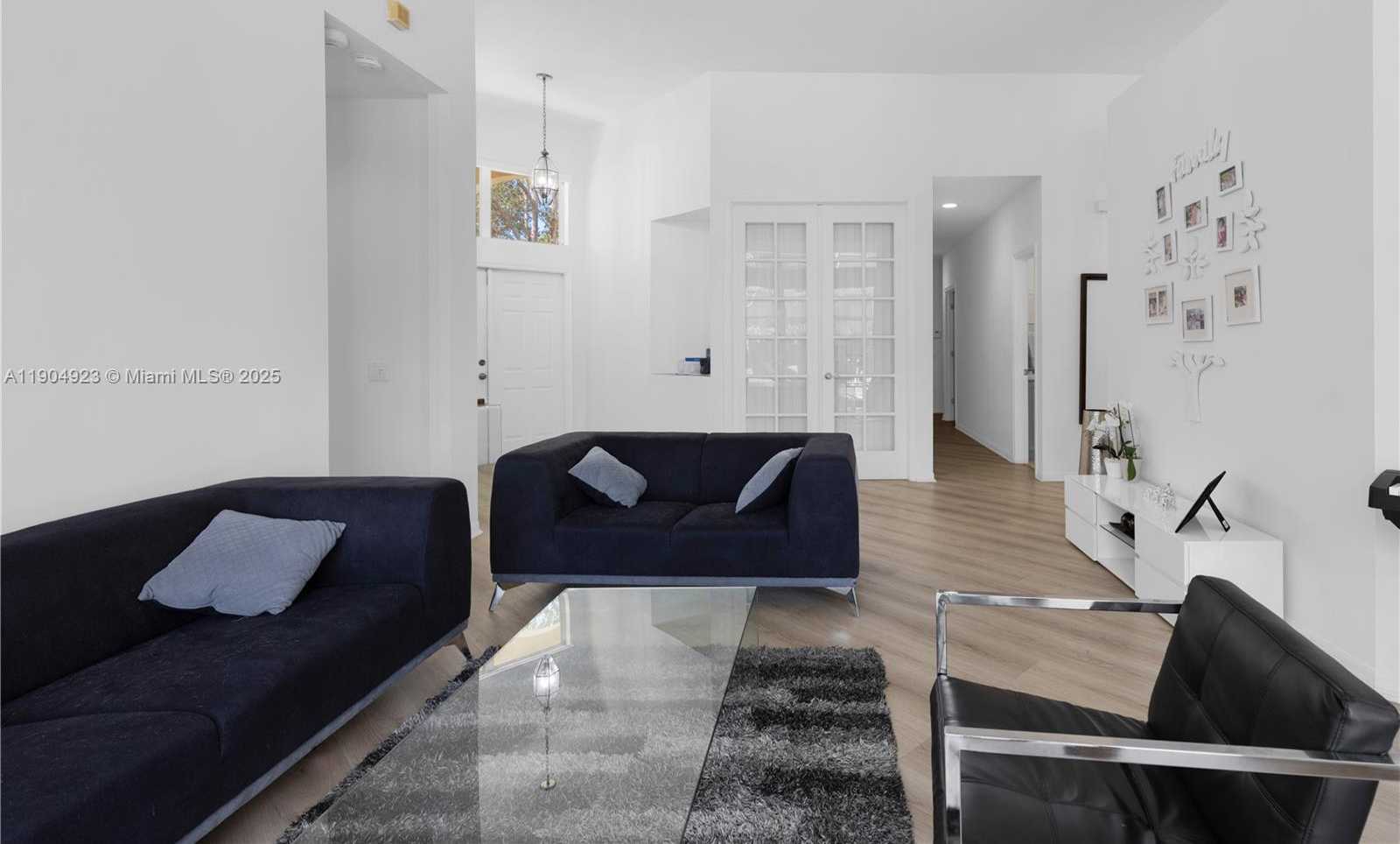 Small Image of 1102 CAMELLIA CIR, Weston Number 9