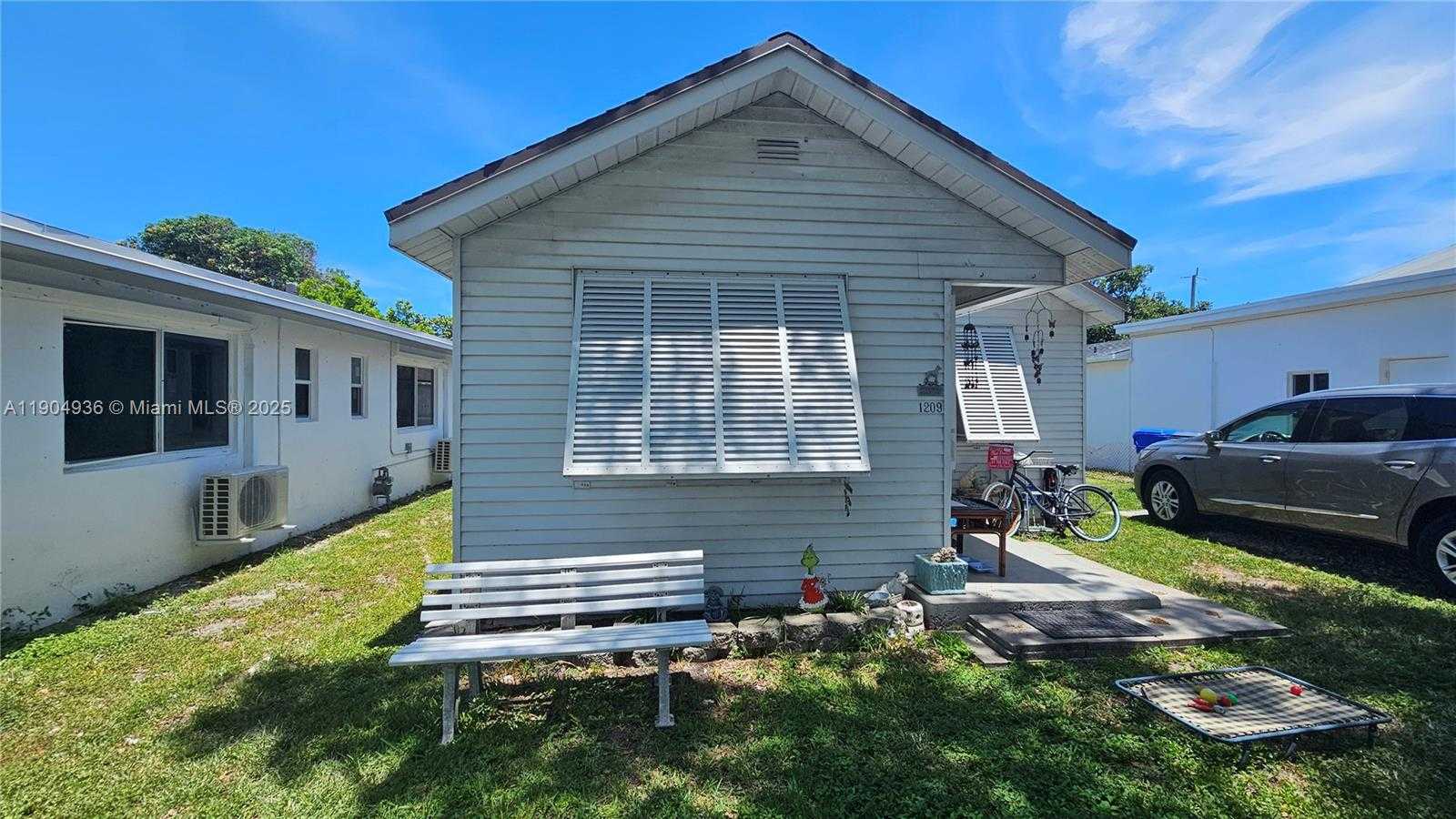 Small Image of 1209 NORTH 17TH CT, Hollywood Number 1