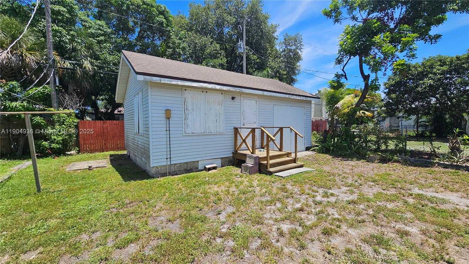 Small Image of 1209 NORTH 17TH CT, Hollywood Number 6