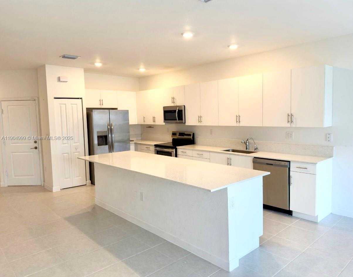 Small Image of 25564 SOUTH WEST 108TH AVE, Homestead Number 3