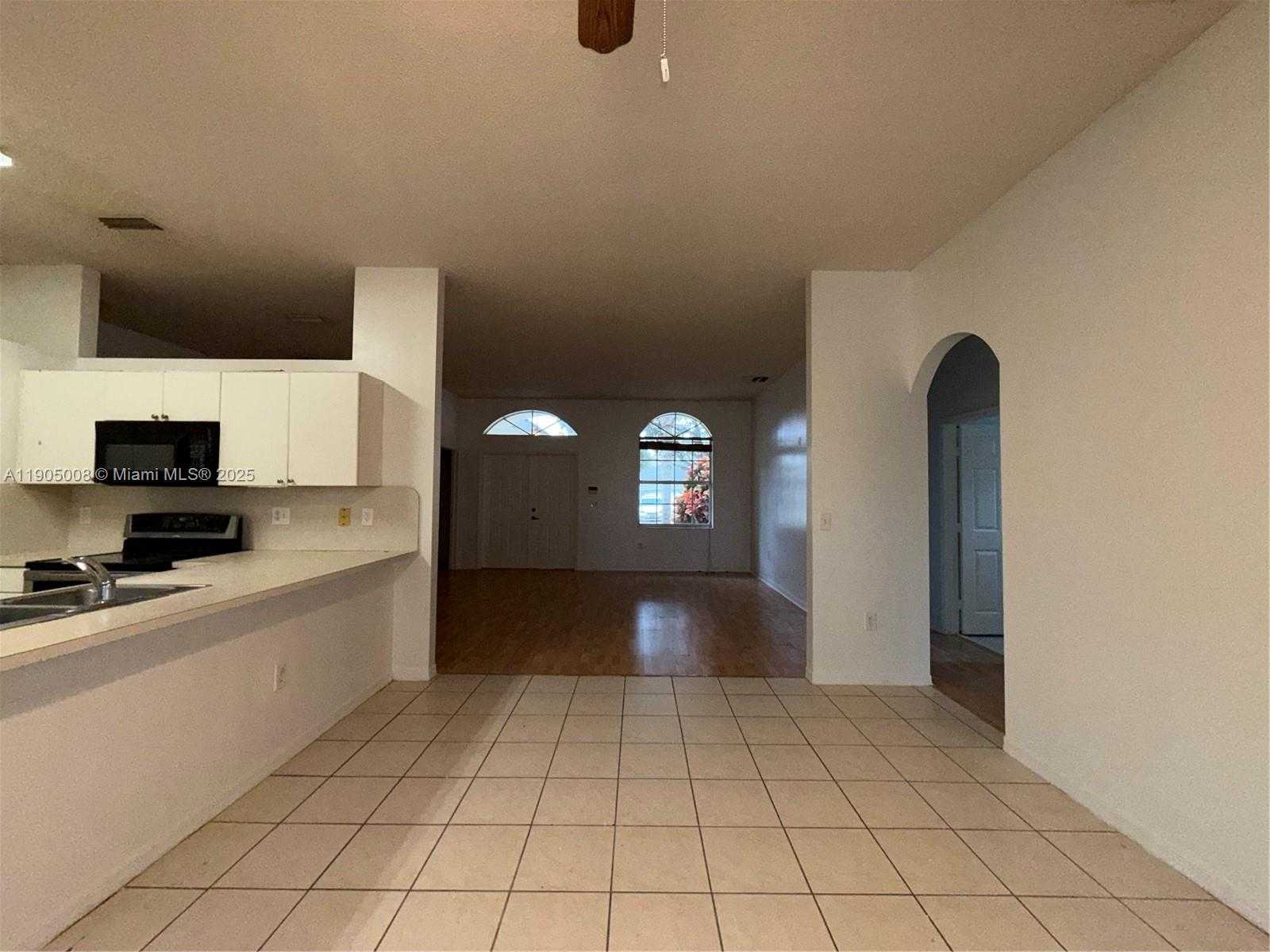 Small Image of 540 SOUTH EAST 23RD LN, Homestead Number 10