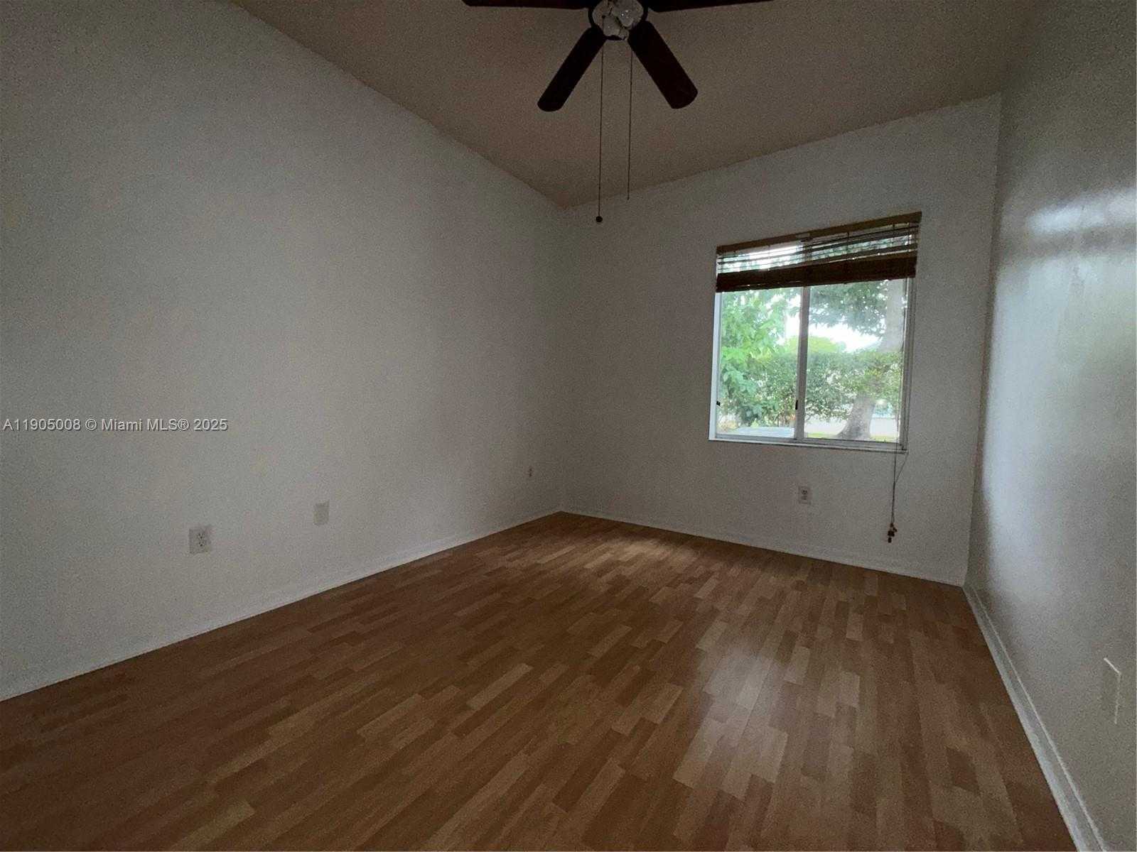 Small Image of 540 SOUTH EAST 23RD LN, Homestead Number 11