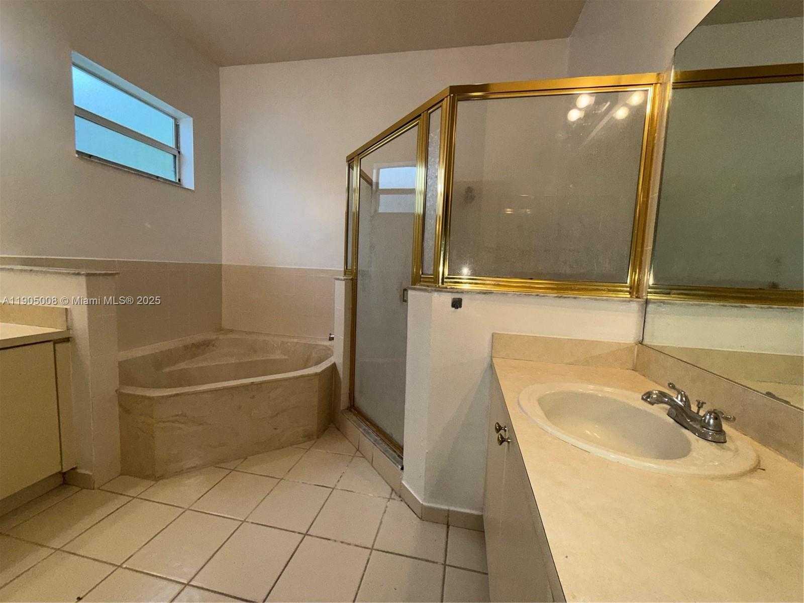 Small Image of 540 SOUTH EAST 23RD LN, Homestead Number 16