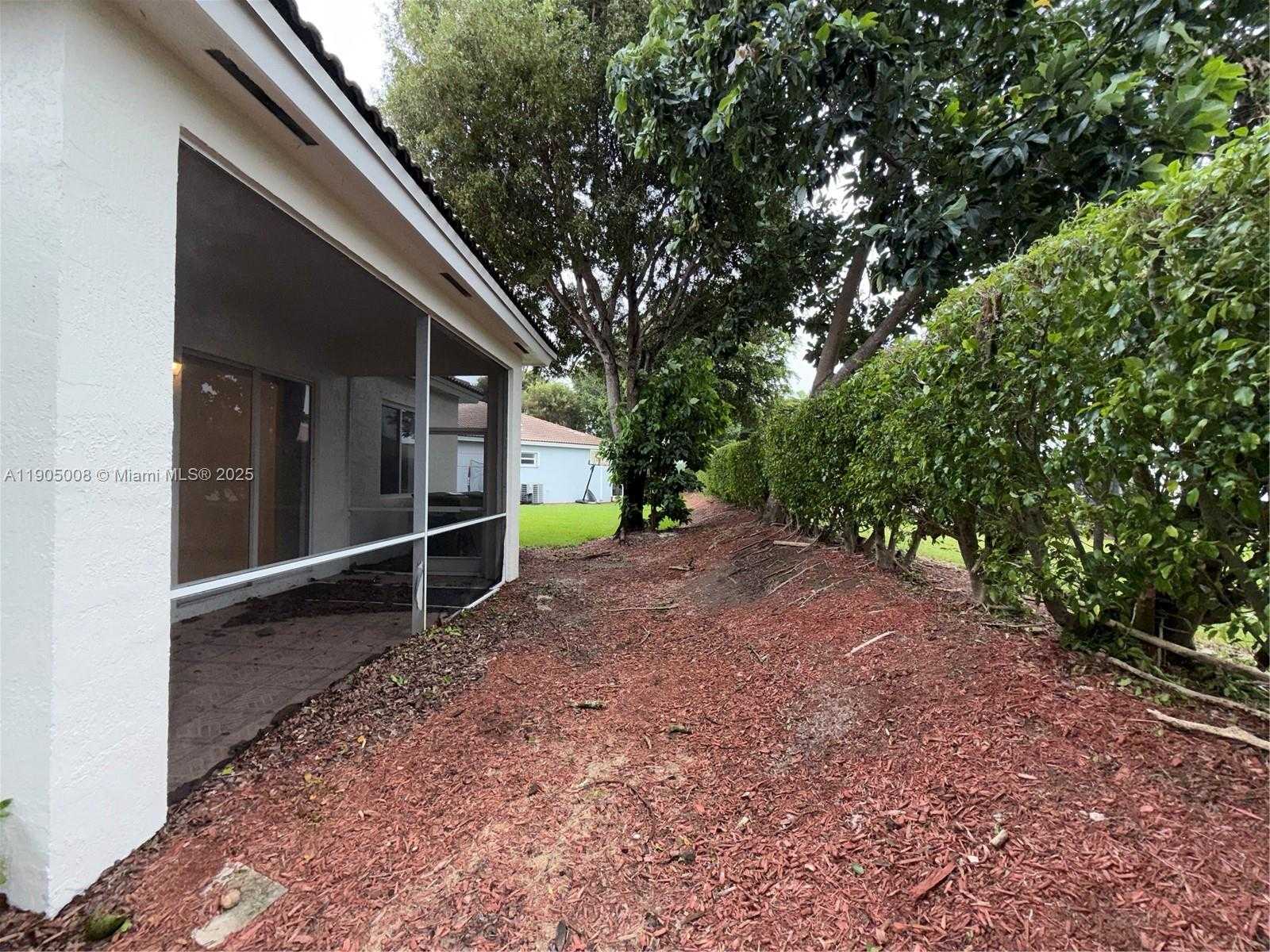 Small Image of 540 SOUTH EAST 23RD LN, Homestead Number 18