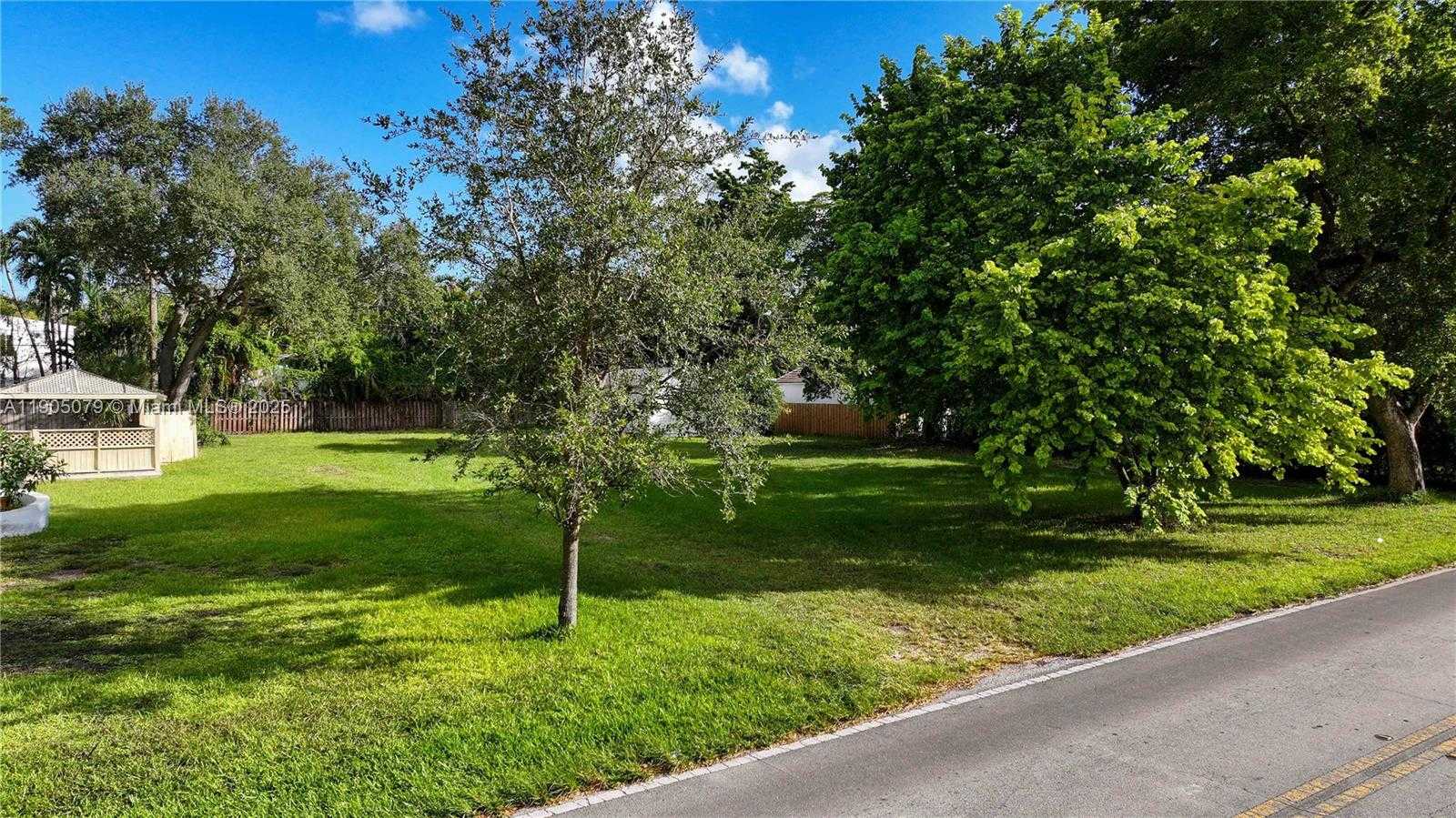 Small Image of 129 NORTH EAST 87TH ST, El Portal Number 10