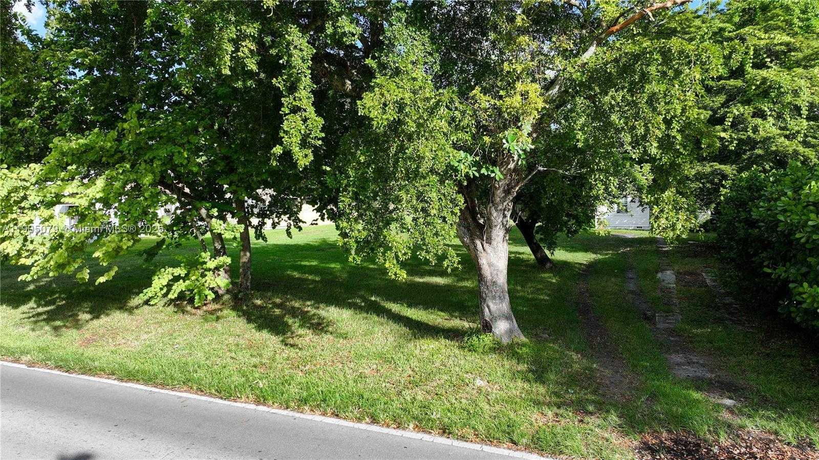 Small Image of 129 NORTH EAST 87TH ST, El Portal Number 15